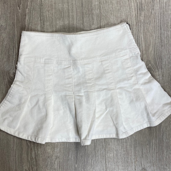AEROPOSTALE corduroy skirt, pleated - Picture 2 of 3